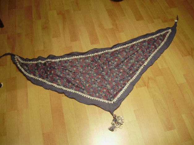 Tuch Dreieckstuch blau/ Blumen Häkelborte romantisch