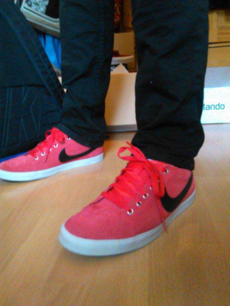 Rote Nike Sneaker NEU