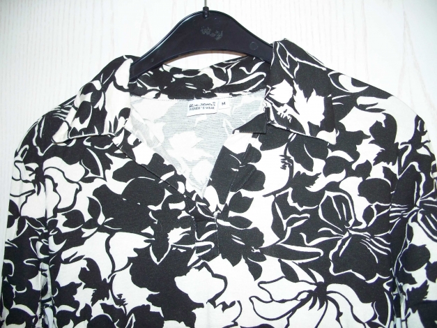 Büromode: Shirtbluse mit Blumenprint in schwarz/ cremefarben gemustert NEU (Nr. 2)