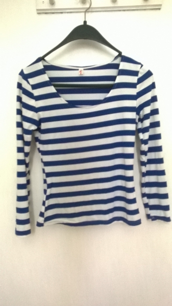 gestreiftes Oberteil