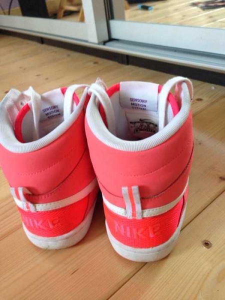 Neon Pinke Nikes !