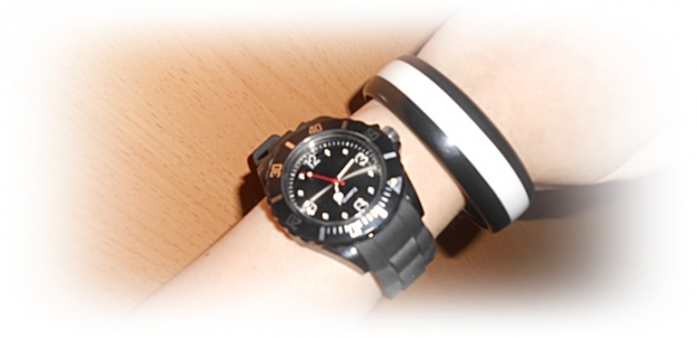 Schöne Uhr *schwarz* Ice Watch ähnlich:)