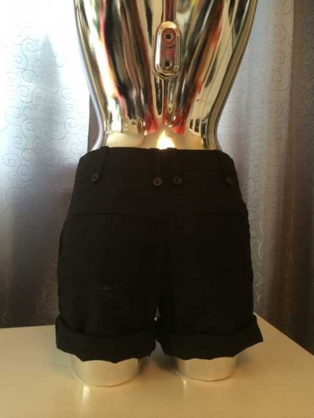 H&M schwarze Leinen Short Gr 34 NEU mit Etikett