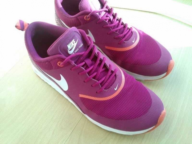 Nike Thea Magenta