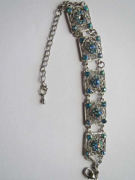 Schmuck-Set: Armband, Kette mit Anhänger und Ohrringe, Modeschmuck, in silber, neu