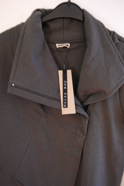 NEU graue jacke von noisy may 
