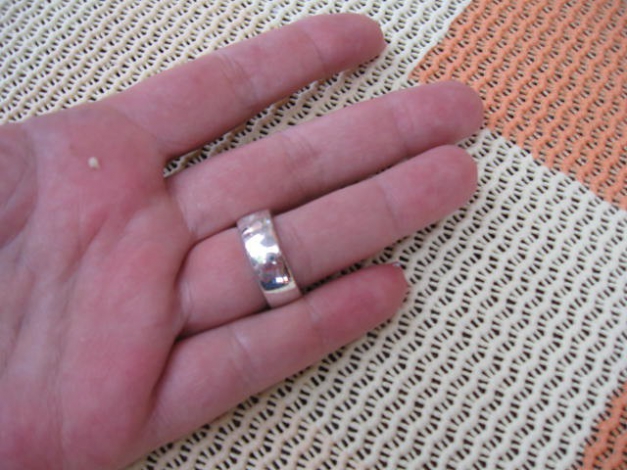 *** NEU ~ Schöner Ring ***