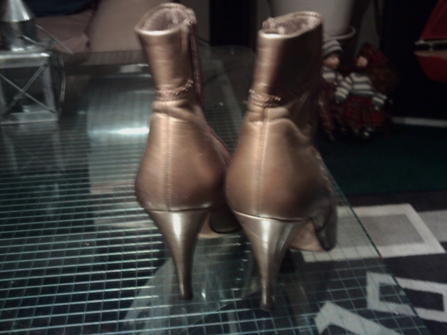 ausgefallene und seltene goldene Gabor-Stiefeletten