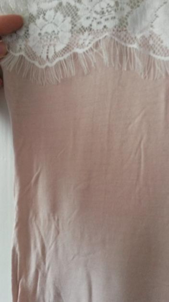 Schönes Top mit Spitze