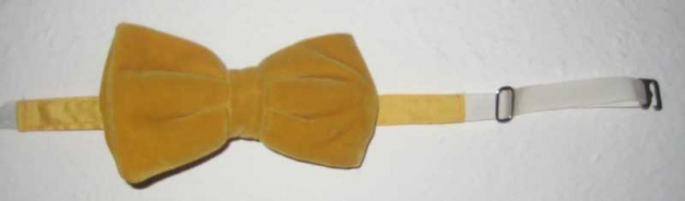 Originale Vintagefliege aus Samt