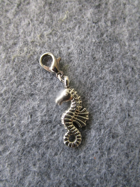 Charm Anhänger Seepferdchen NEU