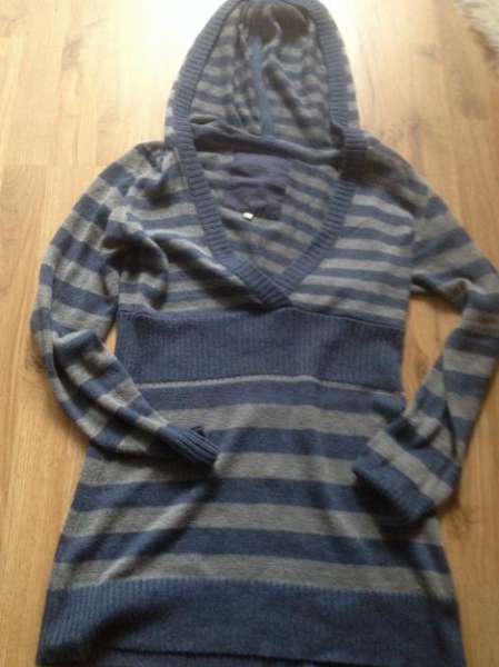 Pullover mit V- Ausschnitt von Soccx