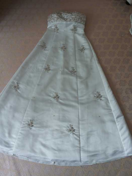 Wunderschönes romantisches Brautkleid Verlobung Abiball Ballkleid Standesamt Apart Perlen Stickerei