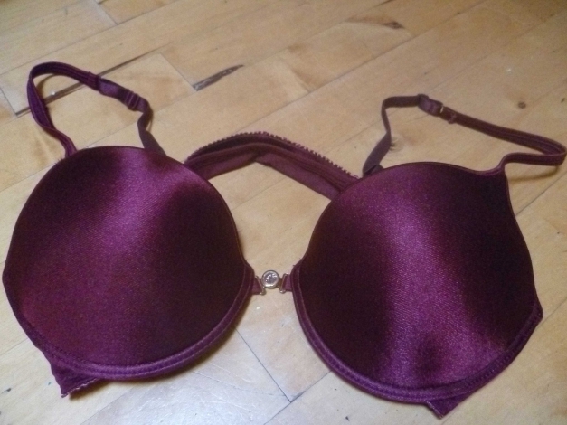 sehr schöner weinroter BH 85 B