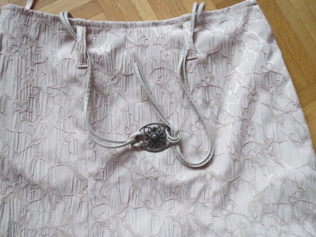 Rock (schick ), beige, sehr schick, neu