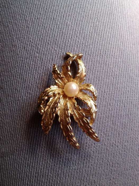 Vintage Brosche mit Perle