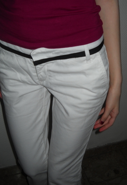 ZARA Bermuda Shorts Hot Pants 3/4 Hose kurz weiß schwarzer Gürtel Band 34 36 XS S M