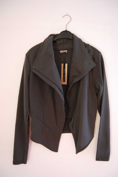 NEU graue jacke von noisy may 