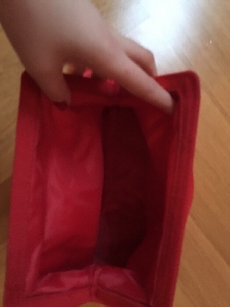 tolles Kosmetiktäschchen der Marke Clarins