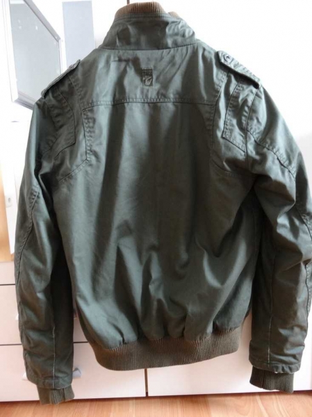 [Jack & Jones, M] Olivgrüne Herbst-/Winterjacke