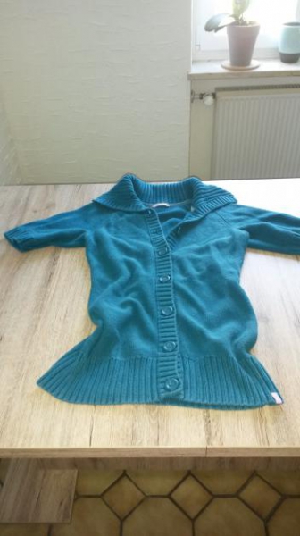 Türkise, kurzärmlige Strickjacke von Esprit 