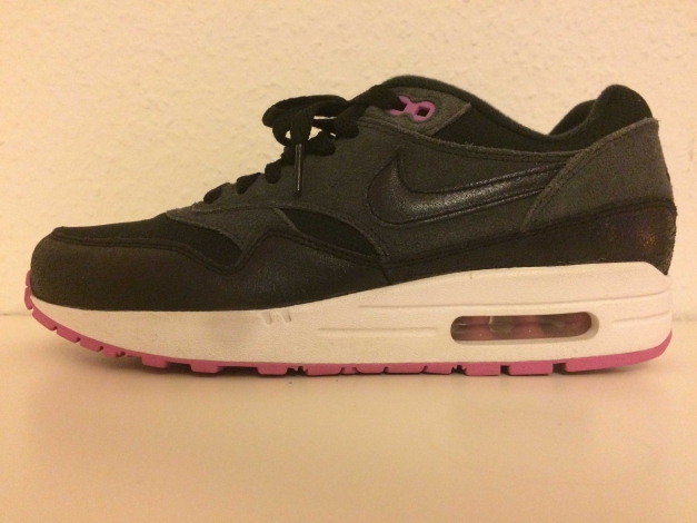 Nike Air Max 1 Essential Women Sneaker