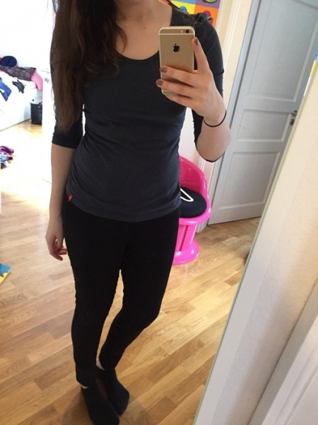 schicker blauer Pulli edc