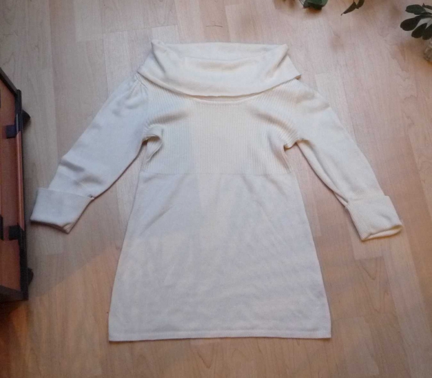 edler weißer Strickpullover