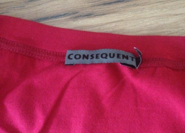 Rotes Kleid von Consequent