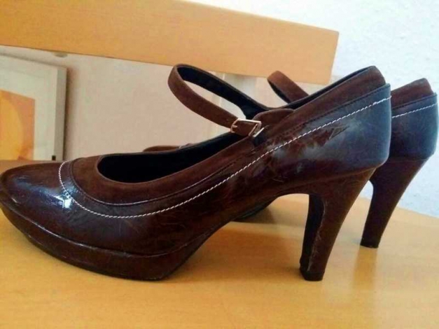 Schöne Schuhe in Glanz braun Farbe von Colorful / Colorful 