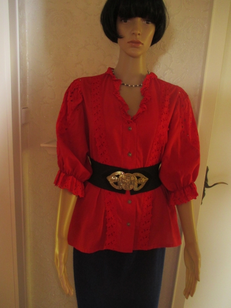 NEUw Romantik Batist Loch- Stickerei Original Vintage Designer Dirndl Oktoberfest Trachten Bluse Gr. 42- 44/ M- L rot