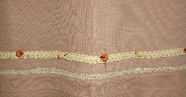 Hübsches Top Gr. M hellbraun mit Holzperlen