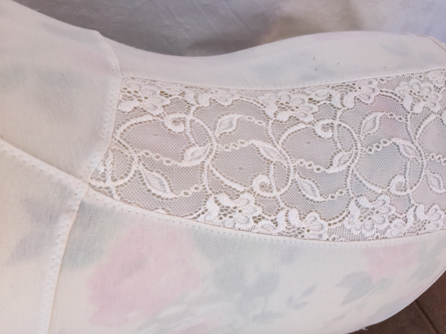 Falke Top mit Spitze