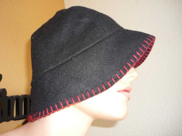 Filz Mütze * schwarz rot * Hut