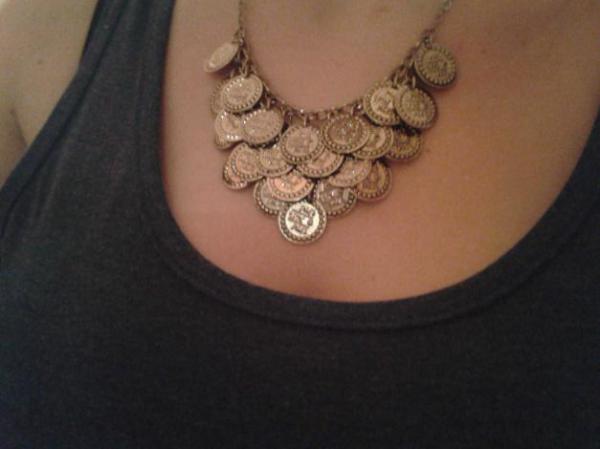 Schöne Statement Kette mit kleinen Münzanhängern