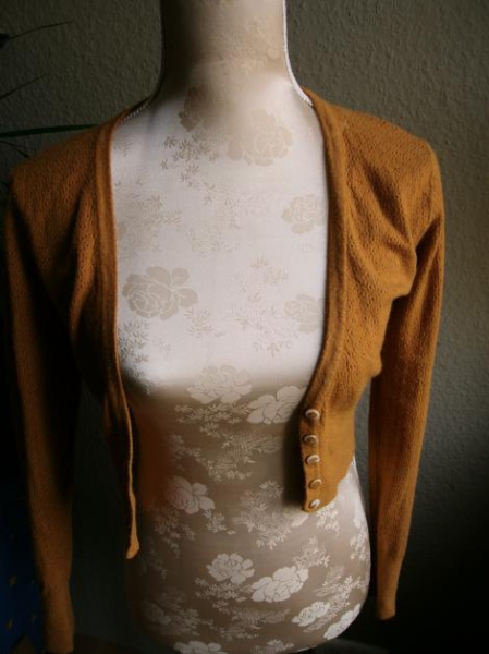 Cardigan Strickjacke kurz mit Lochmuster curry gelb