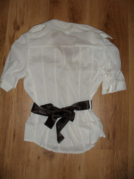 Wunderschoene Bluse in Creme