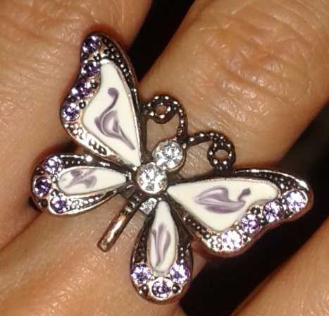 Schnetterlingsring mit Steinchen