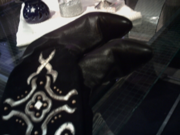 supi ausgefallene schwarze Wildleder Stiefel mit Gold-Applikation