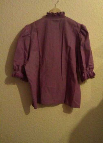 schöne lila Bluse