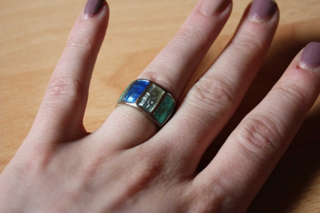 Schöner Ring, blau, türkis, weiß