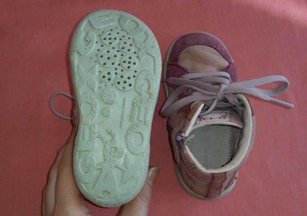 Rosa Stiefel von Geox