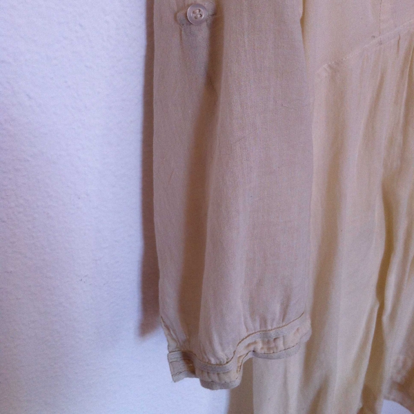 Hellgelbe Bluse Tunika Knopfleiste