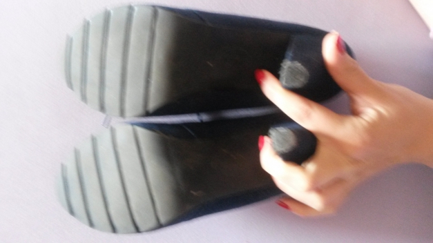 Steifeletten in Wildlederoptik mit Absatz