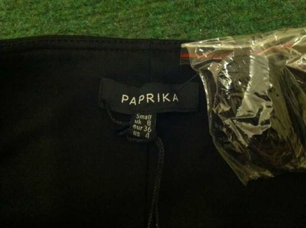 Kleid rot schwarz gold partykleid mit Goldkette Silvester