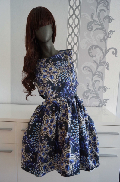 Asos Wunderschönes blaues Diamant Blumen Kleid mit Ausschnitten ausgez. 42 XL 40 L