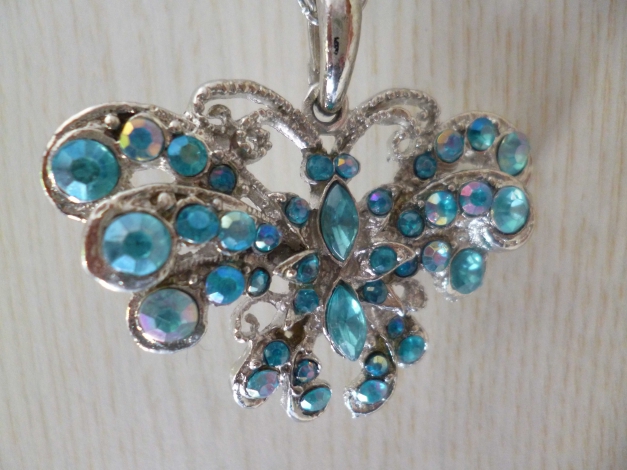 Kette mit Schmetterling Anhänger; Türkis / PC 