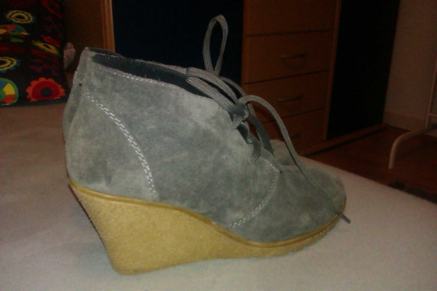 Wedges von Akira, grau