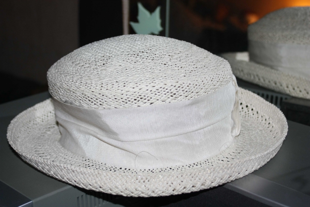 Strohhut weiß mit Schleifenband, Sonnenhut