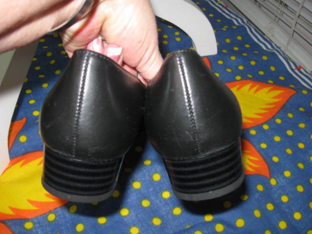 *** NEU ~ Tolle Schuhe mit kleinem Absatz *** 